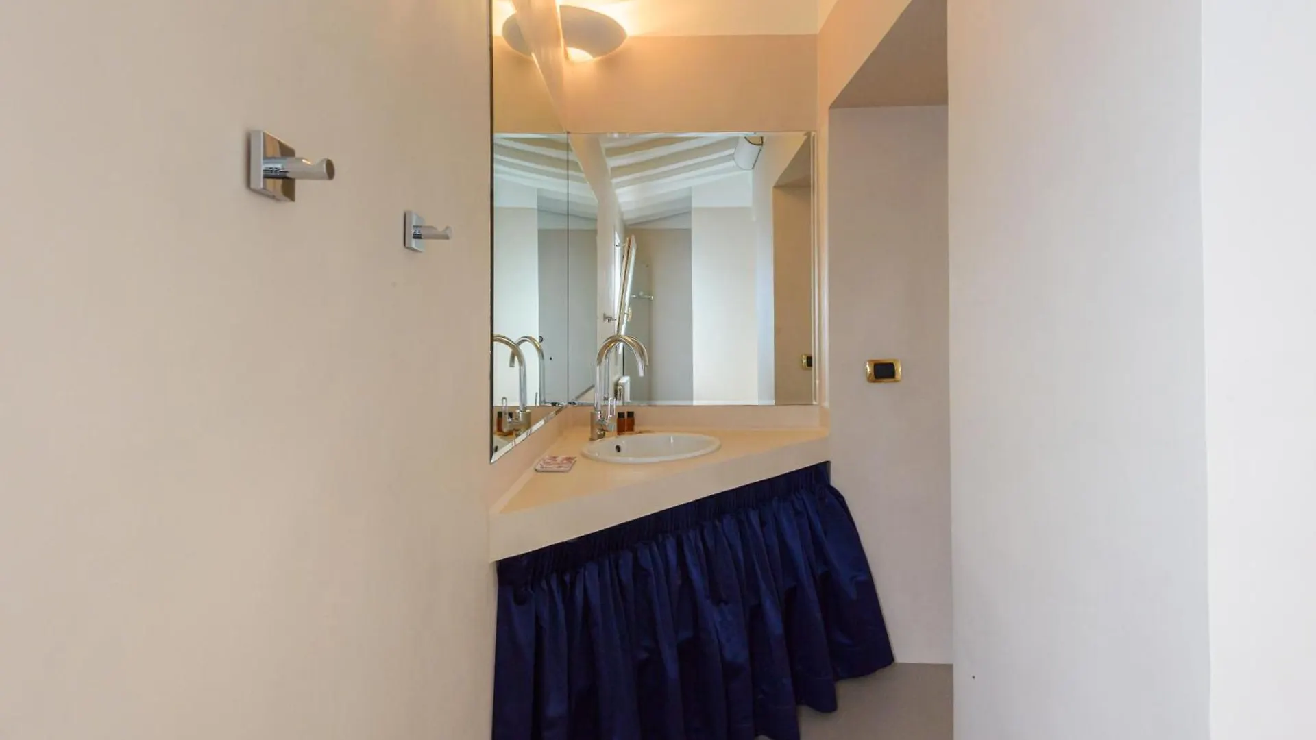 Regina House By Mmega Apartment Florence Italy
